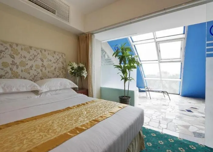 Starmoon Hotel